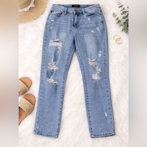 Judy Blue Boyfriend Jeans 7/28 Distressed Light Wash Stretch